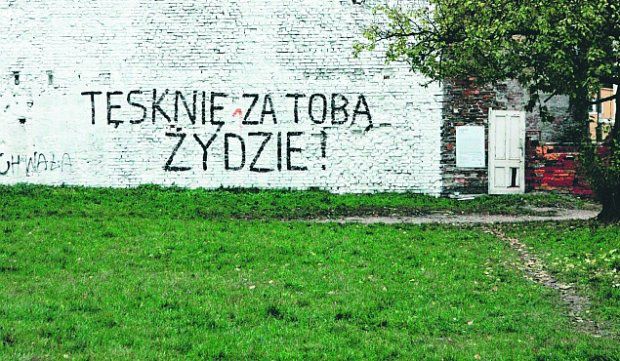 Napis Rafała Betlejewskiego namalowany na murze na warszawskiej Woli